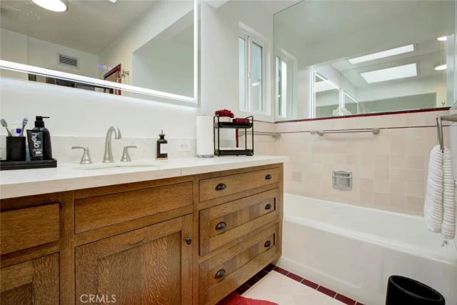 15556 Valerio, Van Nuys, CA 91406