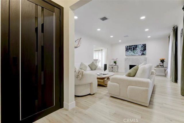 15556 Valerio, Van Nuys, CA 91406