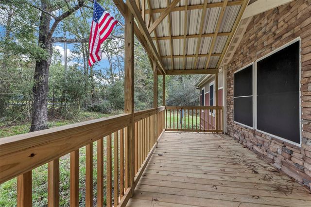 271 Shoreline Drive, Huntsville, TX 77320