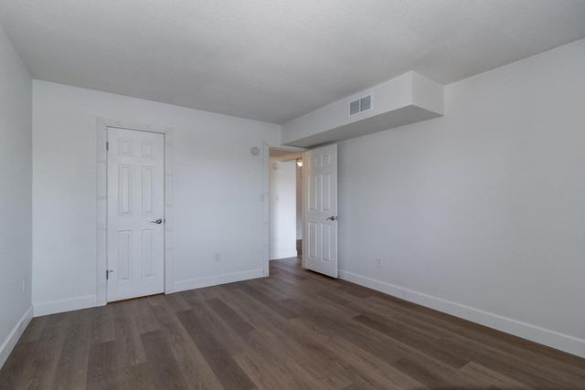 5877 N Granite Reef Road 2226, Scottsdale, AZ 85250