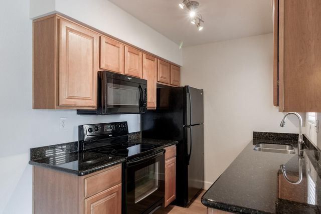 5877 N Granite Reef Road 2226, Scottsdale, AZ 85250