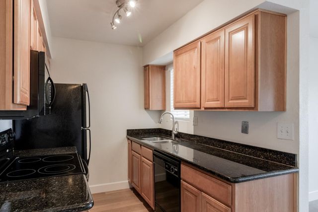 5877 N Granite Reef Road 2226, Scottsdale, AZ 85250