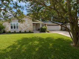 10801 N Hard Rock RD N, Austin, TX 78750