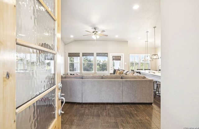 250 DEER RUN PASS, Canyon Lake, TX 78133