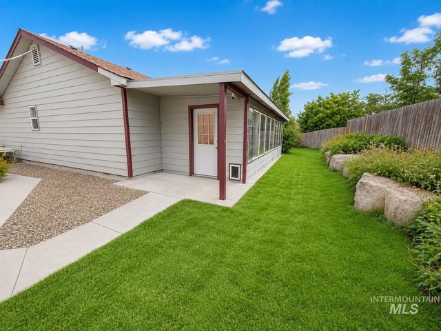 3200 Sherman Ct, Nampa, ID 83687