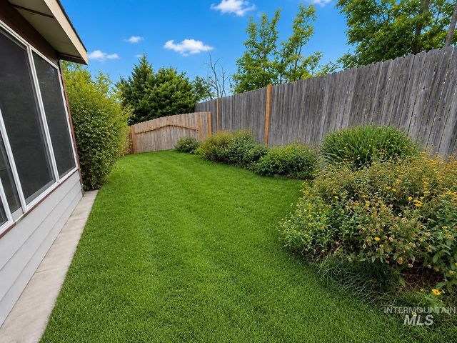 3200 Sherman Ct, Nampa, ID 83687