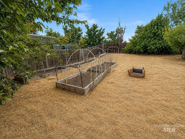 3200 Sherman Ct, Nampa, ID 83687