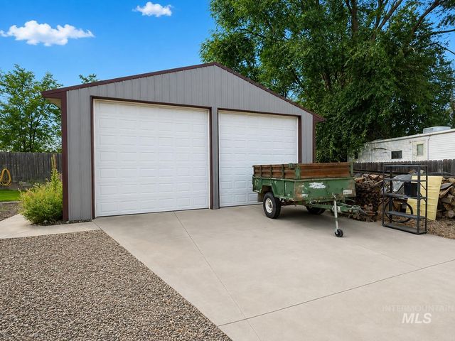 3200 Sherman Ct, Nampa, ID 83687