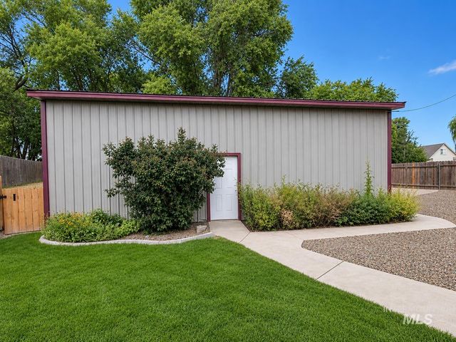 3200 Sherman Ct, Nampa, ID 83687