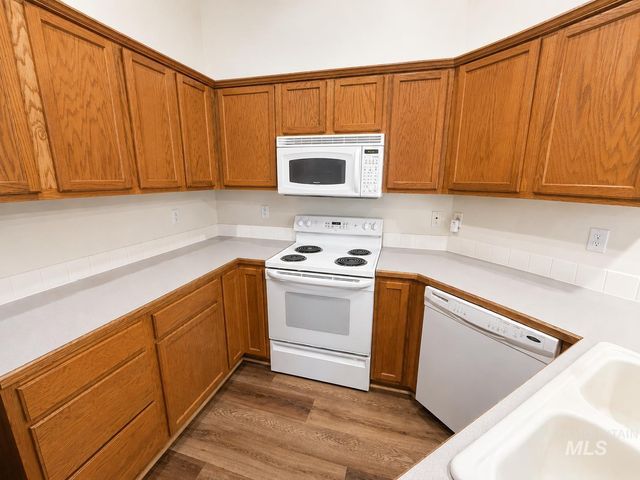 3200 Sherman Ct, Nampa, ID 83687