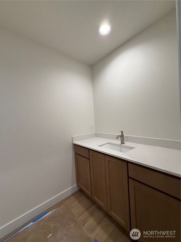 122 Salmon Drive, Wenatchee, WA 98801