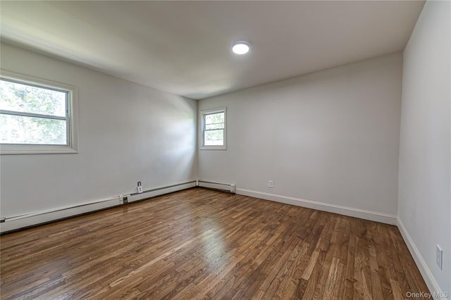 84 N 17th Street, Wheatley Heights, NY 11798