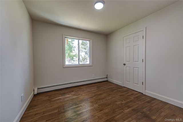 84 N 17th Street, Wheatley Heights, NY 11798