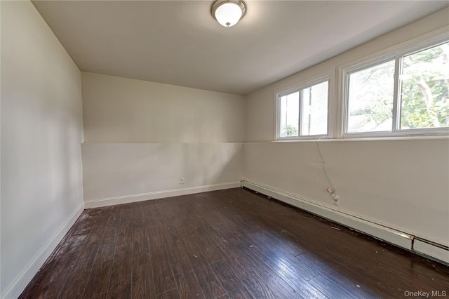 84 N 17th Street, Wheatley Heights, NY 11798