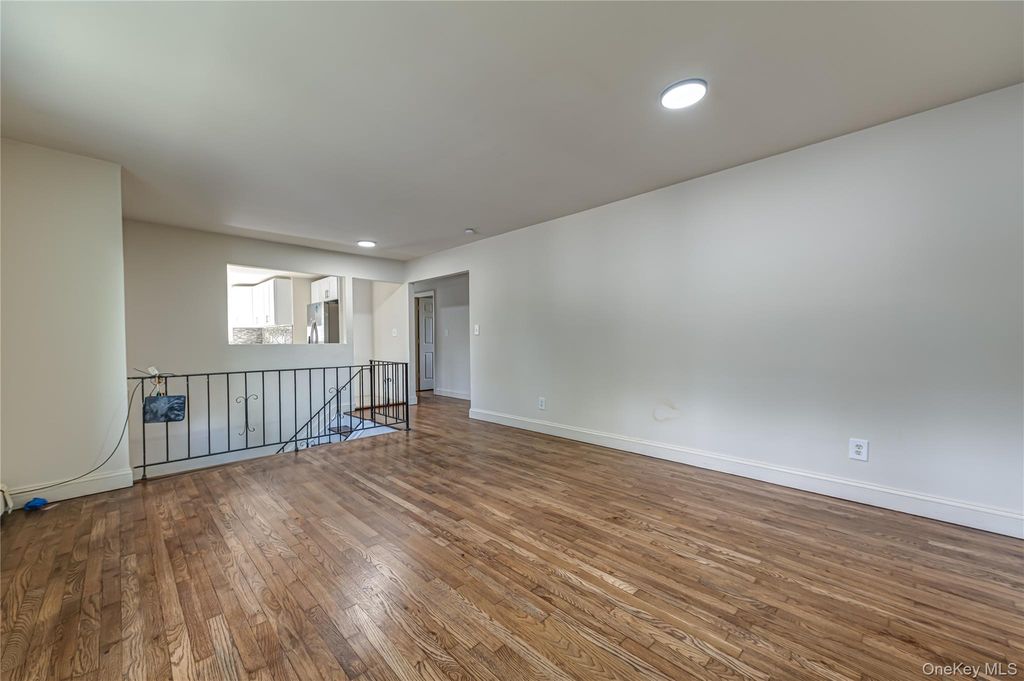 84 N 17th Street, Wheatley Heights, NY 11798 — photo 4