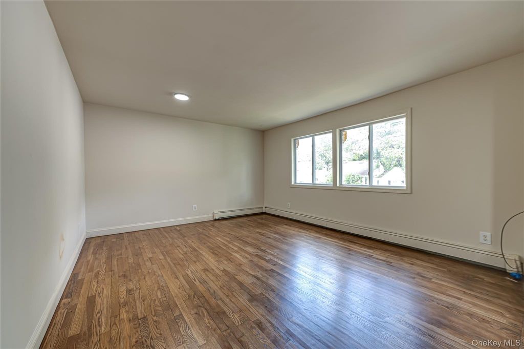 84 N 17th Street, Wheatley Heights, NY 11798 — photo 5
