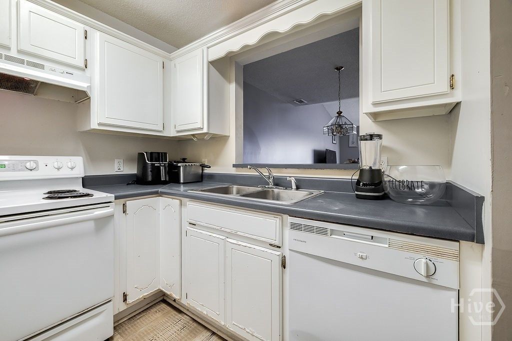Image 10 of property listing at 125 E Towne Park Drive, Rincon, GA 31326