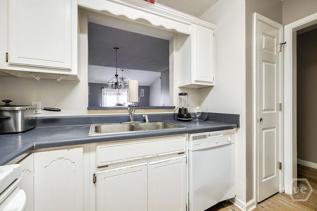Image 12 of property listing at 125 E Towne Park Drive, Rincon, GA 31326