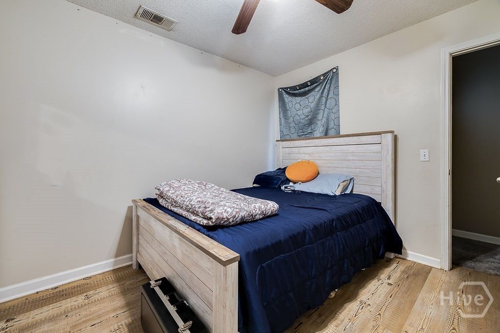 Image 13 of property listing at 125 E Towne Park Drive, Rincon, GA 31326