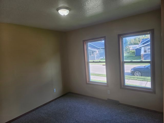 556 24th Avenue, Moline, IL 61265
