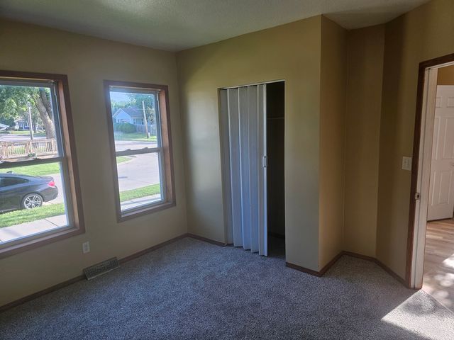 556 24th Avenue, Moline, IL 61265