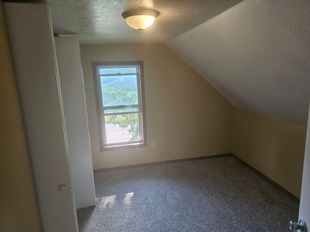 556 24th Avenue, Moline, IL 61265
