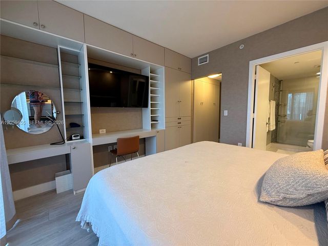 45 SW 9th Street 1401, Miami, FL 33130