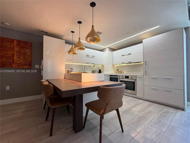 45 SW 9th Street 1401, Miami, FL 33130