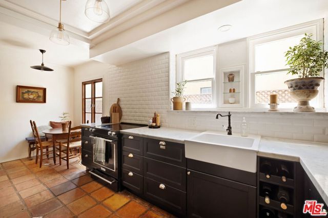 1781 S Garth Avenue, Los Angeles, CA 90035