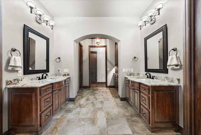 4708 Iron Horse Pass, Edmond, OK 73034