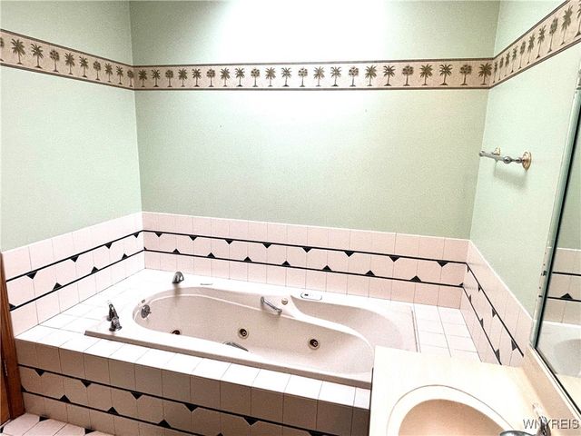 122 Strasmer Road, Cheektowaga, NY 14043