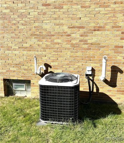 122 Strasmer Road, Cheektowaga, NY 14043