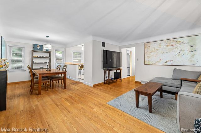 171 S Glengarry Road, Bloomfield Hills, MI 48301