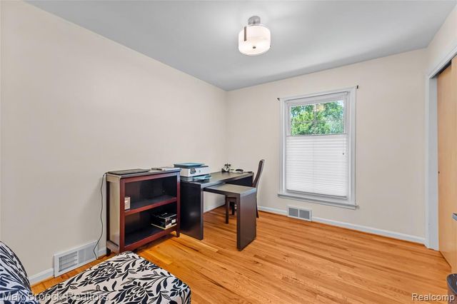 171 S Glengarry Road, Bloomfield Hills, MI 48301
