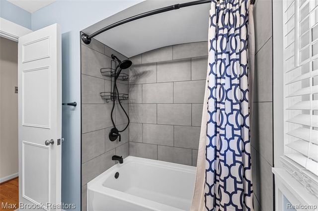 171 S Glengarry Road, Bloomfield Hills, MI 48301