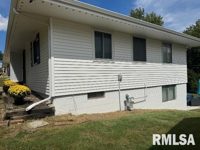 5606 N GRACELAND Drive, Peoria, IL 61614