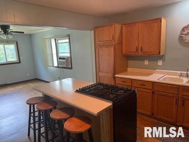 5606 N GRACELAND Drive, Peoria, IL 61614