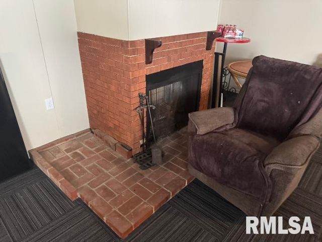 5606 N GRACELAND Drive, Peoria, IL 61614