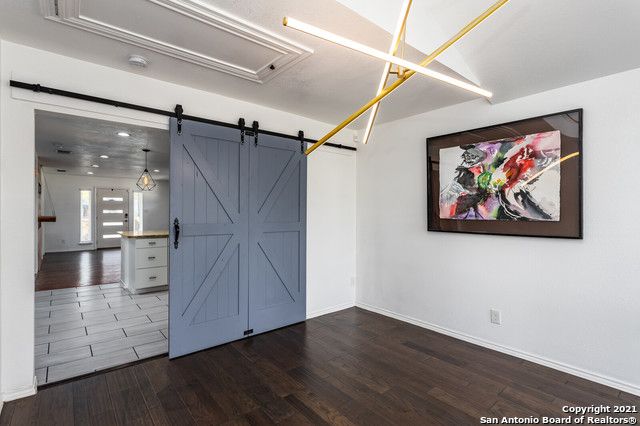 227 E BAYLOR, San Antonio, TX 78204