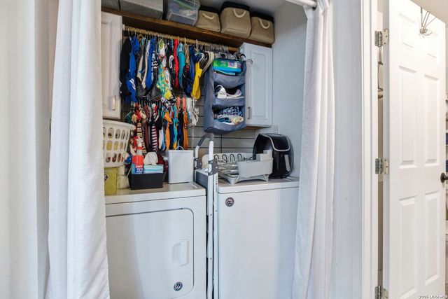 227 E BAYLOR, San Antonio, TX 78204