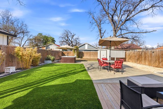 227 E BAYLOR, San Antonio, TX 78204