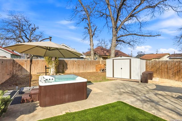 227 E BAYLOR, San Antonio, TX 78204