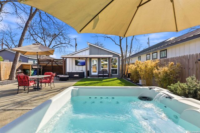 227 E BAYLOR, San Antonio, TX 78204