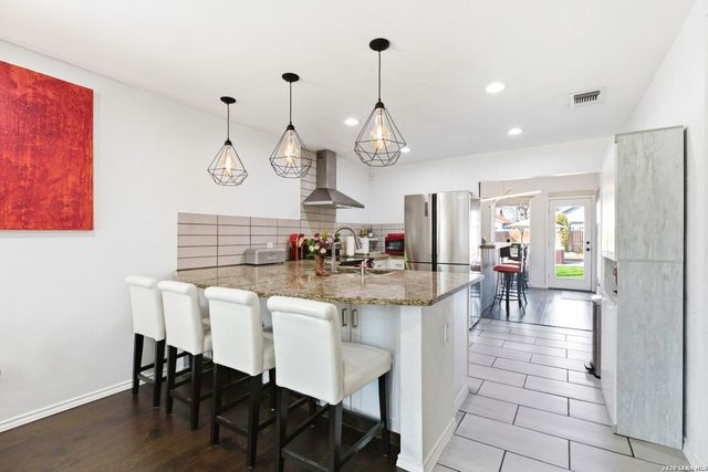 227 E BAYLOR, San Antonio, TX 78204