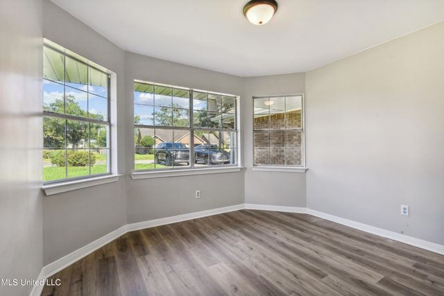 92 Hunter Drive, Ocean Springs, MS 39564