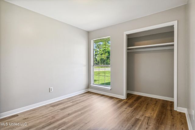 92 Hunter Drive, Ocean Springs, MS 39564
