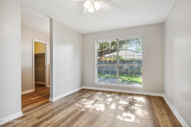 92 Hunter Drive, Ocean Springs, MS 39564