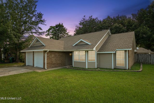 92 Hunter Drive, Ocean Springs, MS 39564