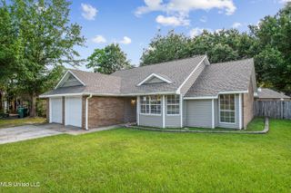 92 Hunter Drive, Ocean Springs, MS 39564