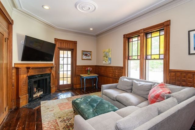 8 Charles St, Natick, MA 01760